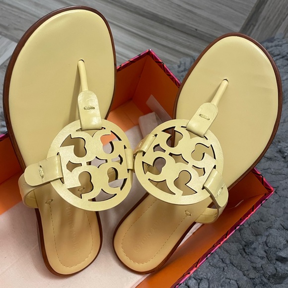 FINAL PRICE ❤️‍🔥 TORY BURCH ✨ MILLER SANDAL IN BANANA - Picture 9 of 12